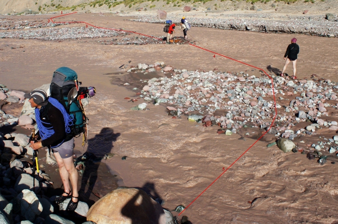 Овражинг на Сауксае или еще один вид экстремальной активности. (Альпинизм, минджар, кузгун, сауксай, пик ленина, маи)