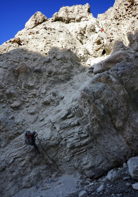 Овражинг на Сауксае или еще один вид экстремальной активности. (Альпинизм, минджар, кузгун, сауксай, пик ленина, маи)