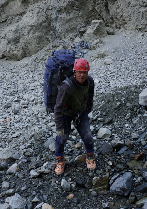 Овражинг на Сауксае или еще один вид экстремальной активности. (Альпинизм, минджар, кузгун, сауксай, пик ленина, маи)