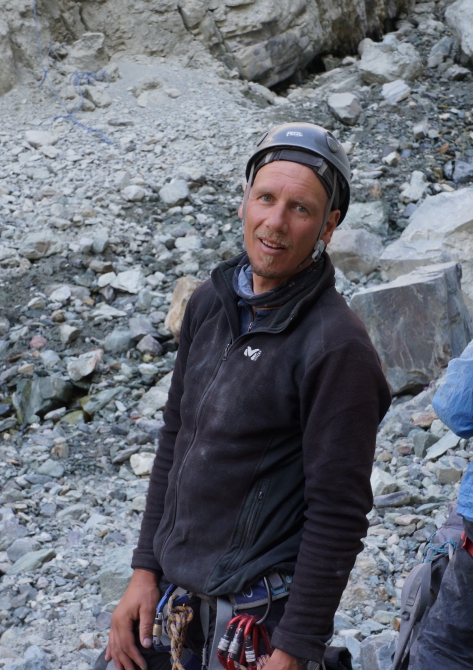 Овражинг на Сауксае или еще один вид экстремальной активности. (Альпинизм, минджар, кузгун, сауксай, пик ленина, маи)