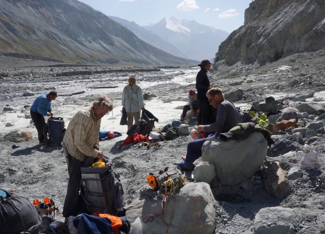 Овражинг на Сауксае или еще один вид экстремальной активности. (Альпинизм, минджар, кузгун, сауксай, пик ленина, маи)