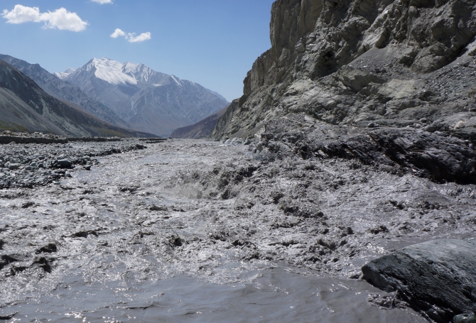 Овражинг на Сауксае или еще один вид экстремальной активности. (Альпинизм, минджар, кузгун, сауксай, пик ленина, маи)