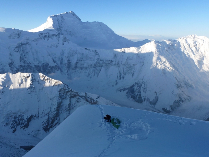 Пик Ленина, пик Корженевской, пик Коммунизма – 2012. …или «..парня в горы тяни, рискни…….там поймешь кто такой..» (Альпинизм)