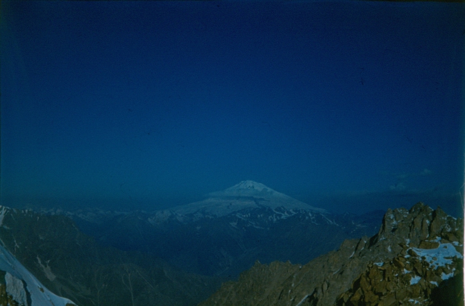 ".забыв о будничных делах, проговорим мы с другом о горах.." (адыр-су, 1987, джайлык)