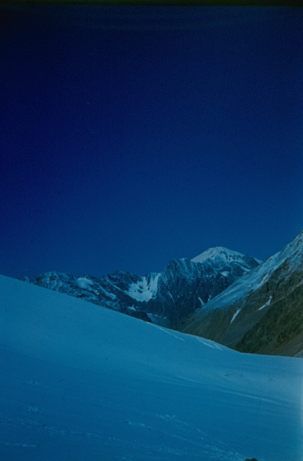 ".забыв о будничных делах, проговорим мы с другом о горах.." (адыр-су, 1987, джайлык)