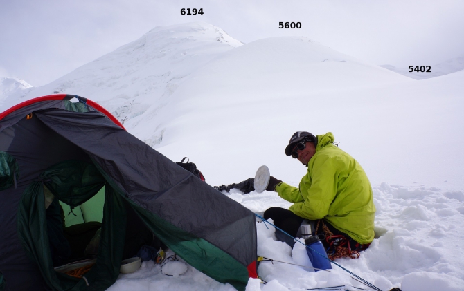 Пик Спартак и перевал через восточное плечо пика Ленина. (Альпинизм, маи, пик ленина, экспедиция маи на заалайский хребет, перевал крыленко)