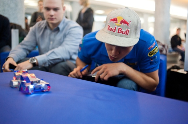 СТАЛИ ИЗВЕСТНЫ НАЗВАНИЯ 15 КОМАНД- ФИНАЛИСТОВ RED BULL RACING CAN (студенты, поделки, своими руками)