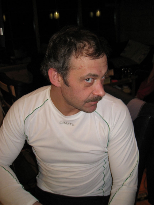 А у нас здесь снег. Много, много снега. Завидуете? (Мультигонки)