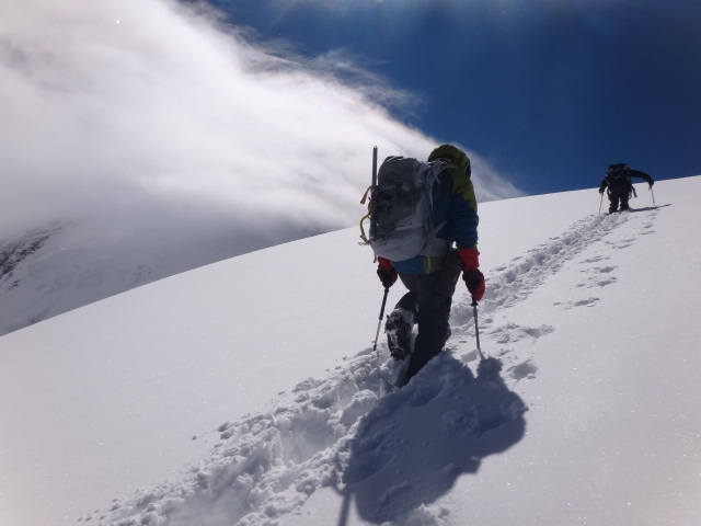 Outdoor-проект-2012. Три семитысячника в одной экспедиции. (Альпинизм, пик корженевской, пик коммунизма, пик ленина, бакленев, лазо, награждаем, мы в обществе, восхождения, outdoor проекты, хрустальный пик, события, риск.ру, risk.ru)