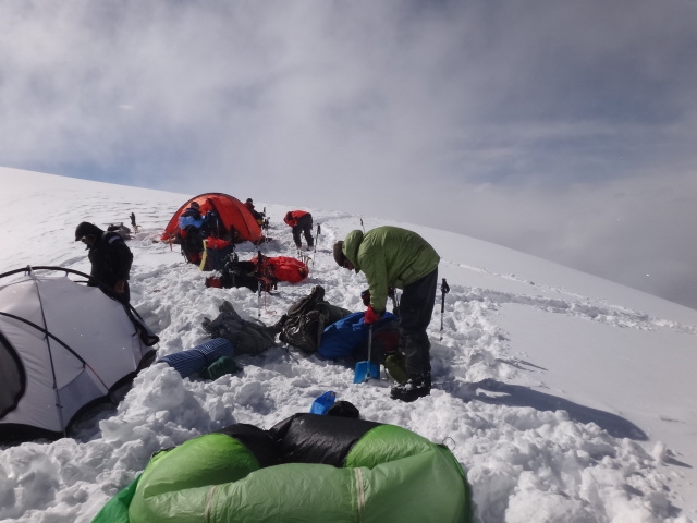 Outdoor-проект-2012. Три семитысячника в одной экспедиции. (Альпинизм, пик корженевской, пик коммунизма, пик ленина, бакленев, лазо, награждаем, мы в обществе, восхождения, outdoor проекты, хрустальный пик, события, риск.ру, risk.ru)