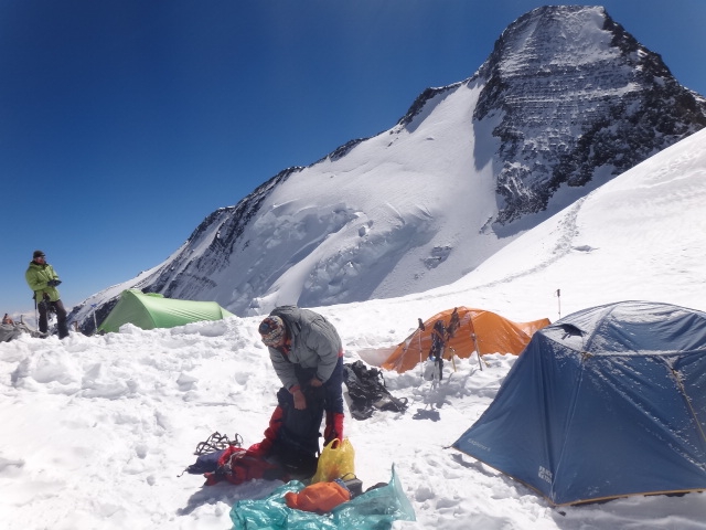 Outdoor-проект-2012. Три семитысячника в одной экспедиции. (Альпинизм, пик корженевской, пик коммунизма, пик ленина, бакленев, лазо, награждаем, мы в обществе, восхождения, outdoor проекты, хрустальный пик, события, риск.ру, risk.ru)