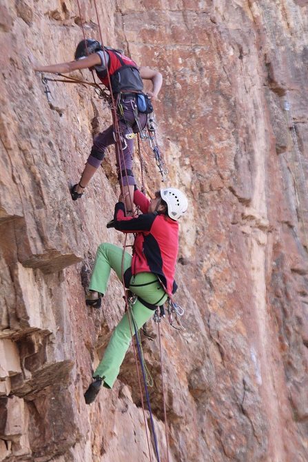 "Стальной Ангел-2012". Ирина Бакалейникова и Полина Галацевич (Альпинизм, замин-карор, grivel, гривель, фар)