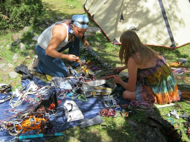 Каравшин - 2012, или Сказ про то, как мы в Каравшин ходили (Альпинизм, тимофеева, баданова, городецкая, михайлова, альперина, смайкина, желтая стена, асан)