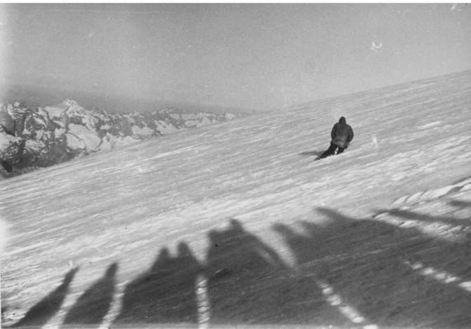 Ретро. Далекие 70-е. Альпиниада, массовое восхождение на Эльбрус. Лето 1977 г. (Альпинизм, курус)