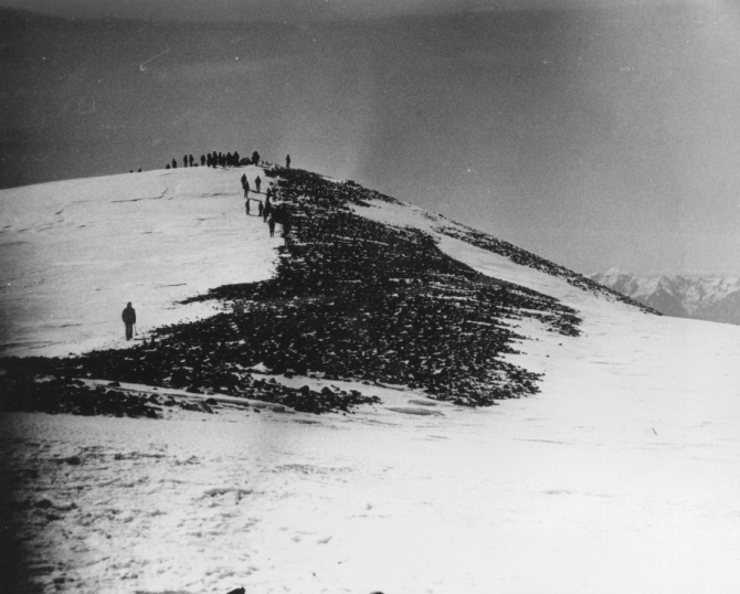 Ретро. Далекие 70-е. Альпиниада, массовое восхождение на Эльбрус. Лето 1977 г. (Альпинизм, курус)