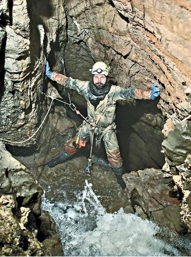 Крымские спелеологи покорили "подземный Эверест" (Спелеология, абхазия, самохин, крубера-воронья, экстрим, мировой, рекорд, пещера)
