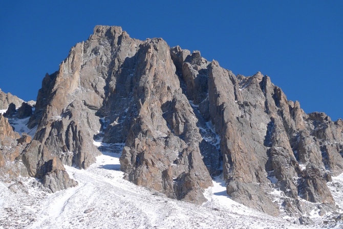 Ноябрь в Ала-Арче (Альпинизм, нонстоп, альпинизм, альпийский стиль, manaraga-team, первопроход, новый маршрут, пик семнова тянь-шанского, бокс, аксай, ала-арча, дмитрий чижик, валерий семенов, сергей дашкевич)