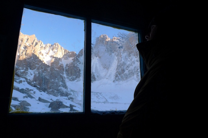 Ноябрь в Ала-Арче (Альпинизм, нонстоп, альпинизм, альпийский стиль, manaraga-team, первопроход, новый маршрут, пик семнова тянь-шанского, бокс, аксай, ала-арча, дмитрий чижик, валерий семенов, сергей дашкевич)