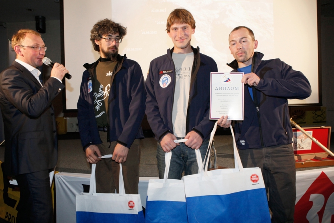 Команда ФАиС Москвы взяла "Золотой ледоруб России" 2012. (Альпинизм, клуб семь вершин, венто, стальной ангел, хрустальный пик, muztagh tower, альпиндустрия, чемпионат россии, каракорум, alexika, баск)