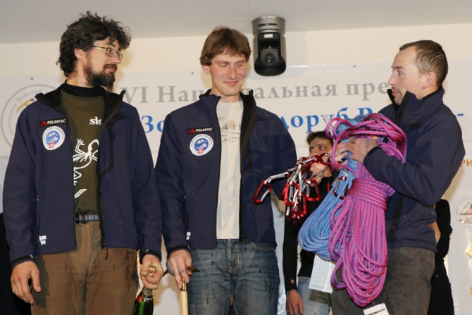 Команда ФАиС Москвы взяла "Золотой ледоруб России" 2012. (Альпинизм, клуб семь вершин, венто, стальной ангел, хрустальный пик, muztagh tower, альпиндустрия, чемпионат россии, каракорум, alexika, баск)