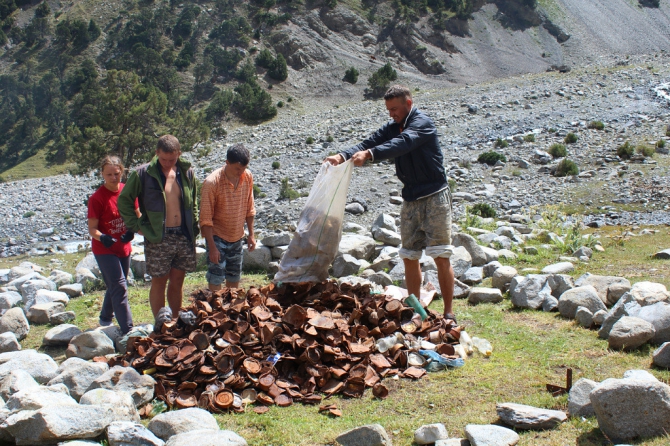 В сотый раз о мусоре в горах. Обращение к руководителям альпинистских клубов. (Альпинизм, проблема мусора в горах, барнаульский клуб альпинистов, бака, барнаул, дугоба)