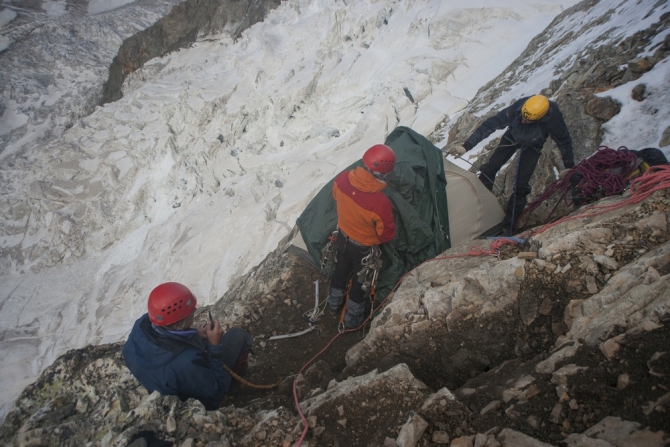 Шхара по Томашеку. Дополнение к описанию – ночевки (Альпинизм, описание, безенги)