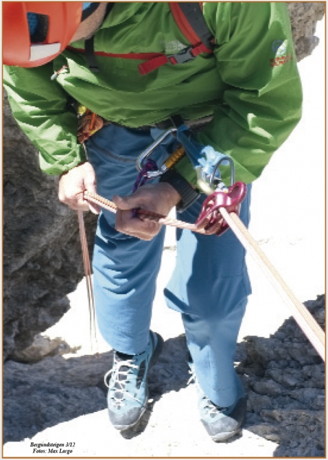 Дюльфер по-австрийски. (Альпинизм, спуск по веревке, страховка, тактика)