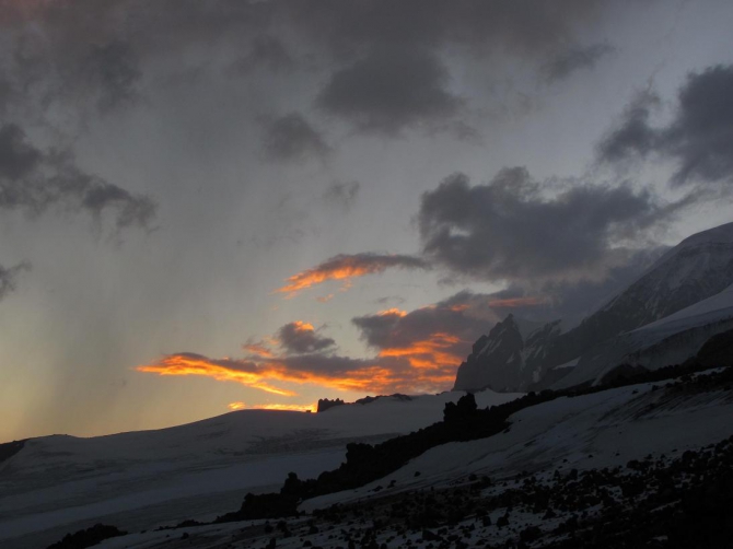 Детские шалости минувшего года: ошибки и достижения (Путешествия, дети в горах, вопросы к опытным, чайники, эльбрус)