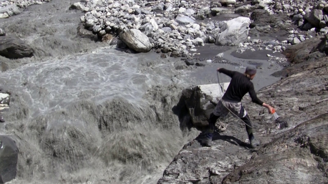 Организация переправы забросом веревки на целевой берег (Горный туризм, безопасность, переправа)