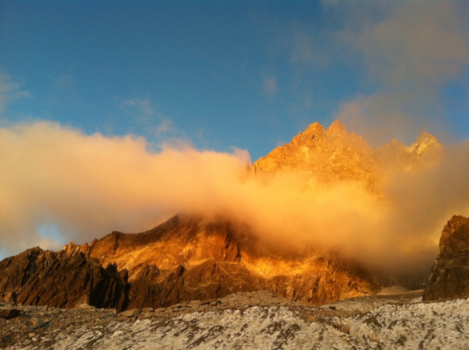 Страшная история со счастливым концом (Альпинизм, zlokazova, aiguille du grand charmoz, nechaeva, prilepskaya, прилепская, нечаева, mont blanc, злоказова, chamonix, alps, шамони, монблан, альпы, альпинизм)