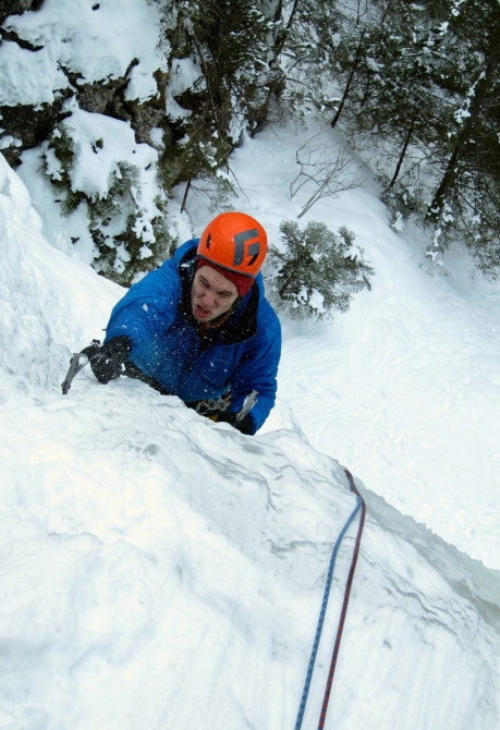 Фотозарисовка с каскадов в Доломитах.. (http://alpclub.de)