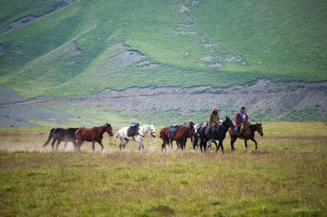 Эльбрус с севера на юг с ночевкой на седловине. Фоторассказ и полезная информация. (Альпинизм, приют на седловине, траверс эльбруса, седловина эльбруса)