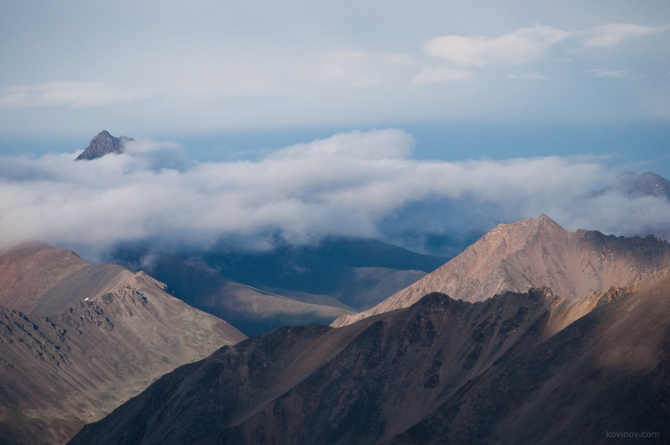 Эльбрус с севера на юг с ночевкой на седловине. Фоторассказ и полезная информация. (Альпинизм, приют на седловине, траверс эльбруса, седловина эльбруса)