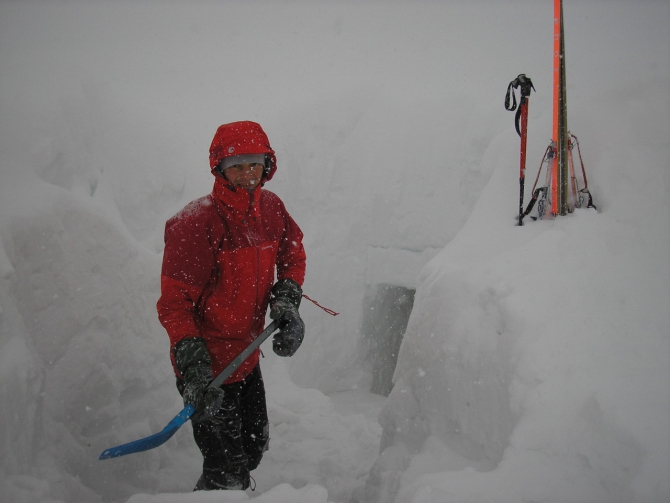Миром правит любовь. Зимняя Ушба в двойке (Альпинизм, альпинизм, коломыцева, зима, фомин, полежайко)